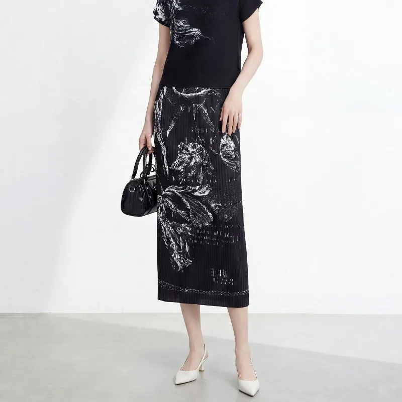 Miyake Pleated Skirt New 2026 Japanese Style Women's Casual Printed High Waist Mid-Length Elegant Fashionable Straight Skirt