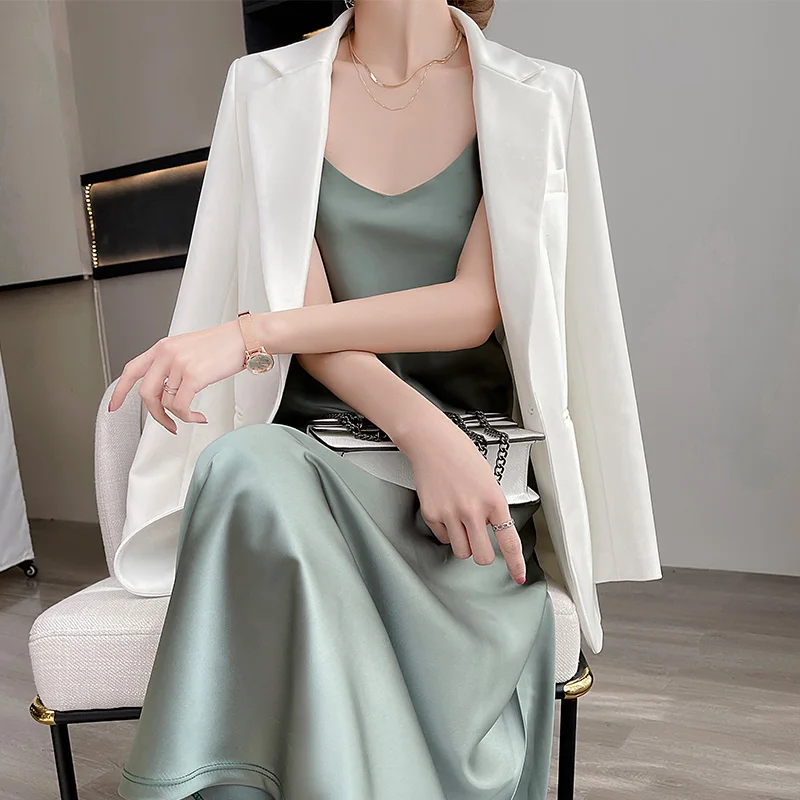 실크 브이넥 미디 드레스 여성 여름 이너웨어 블랙 화이트 아세테이트 새틴 리얼 실크 슬림 A라인 드레스 엘레 출퇴근 스타일