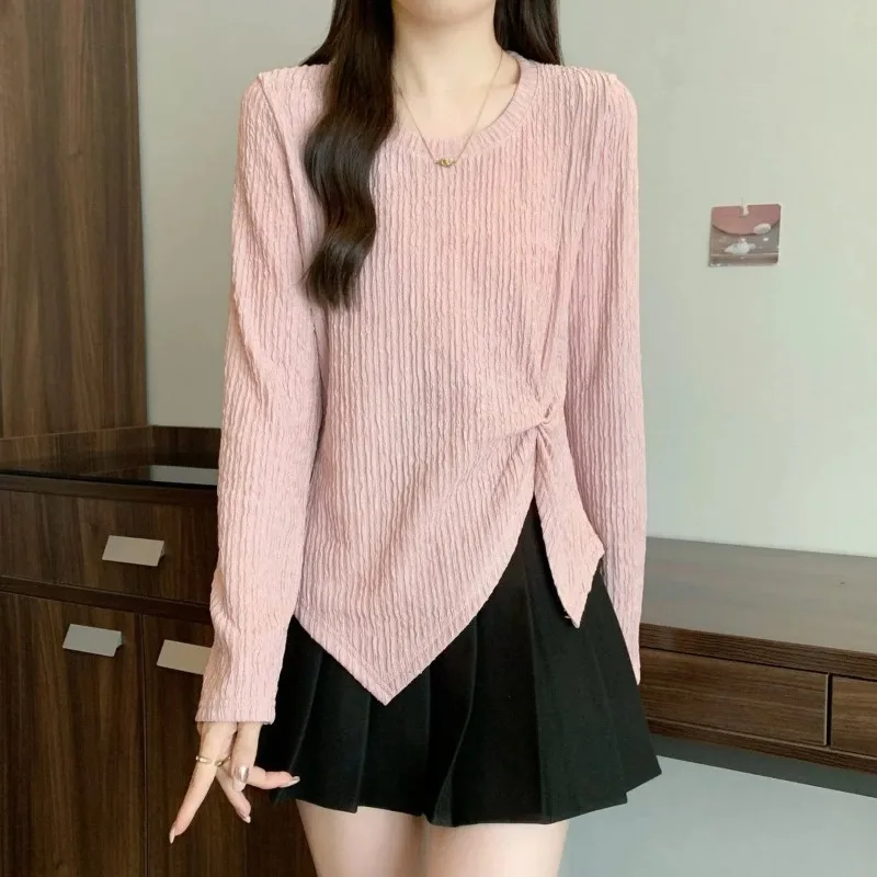 Plus Size Women Textured Fabric Regular Shoulder Long Sleeve T Shirt Twist Irregular Hem Slim Fit Hide Fat Top For Spring