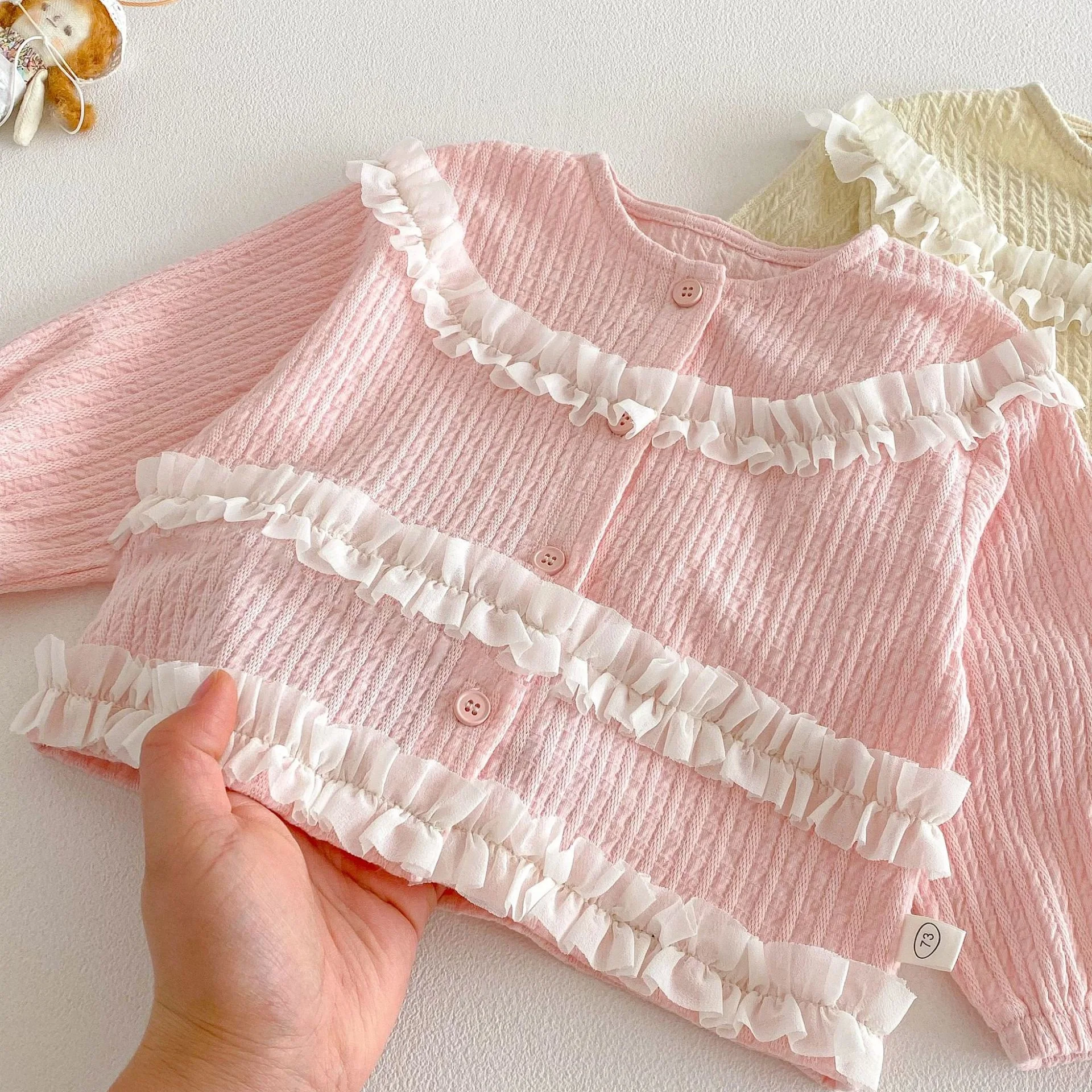 Immagine 3: Giacca in pizzo da ragazza 2026 Nuova primavera Design per bambini Senso Moda primaverile Trendy Baby Western Versione coreana Top a maniche lunghe