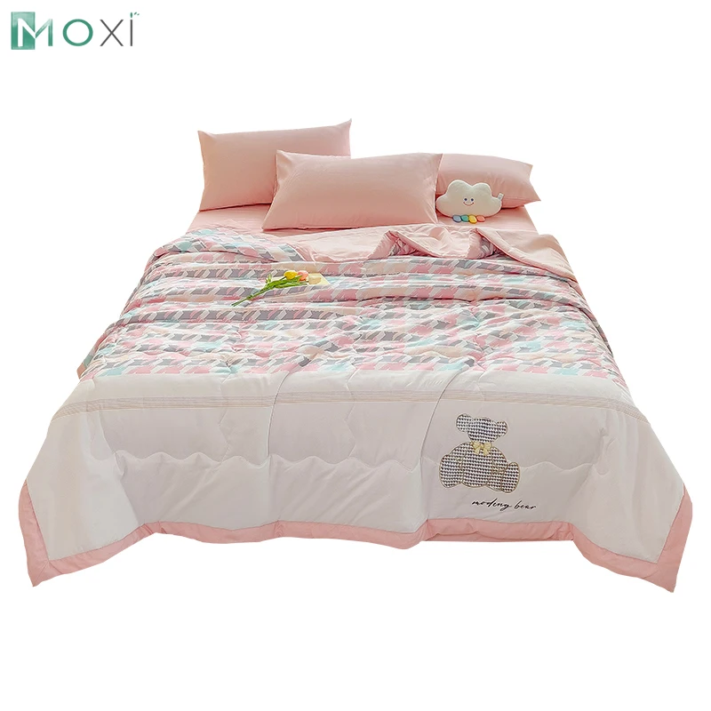 

Luxury Embroidery Summer Blanket for Bed Sleeping Non-stick Body Summer Quilt Soft Skin Friendly Air Conditioner Comforter Silky