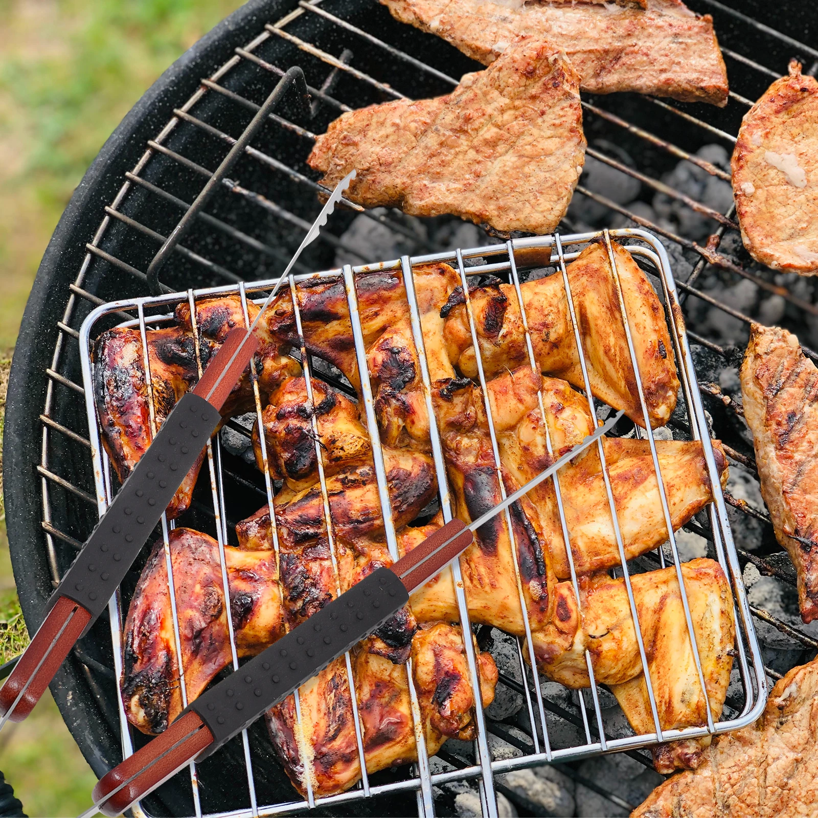 

Wood Handle Grill Tong Kitchen Cooking Meat Clip Outdoor Barbecue Tong Heat Resistant Wear Resistant Steak Turner for Buffet