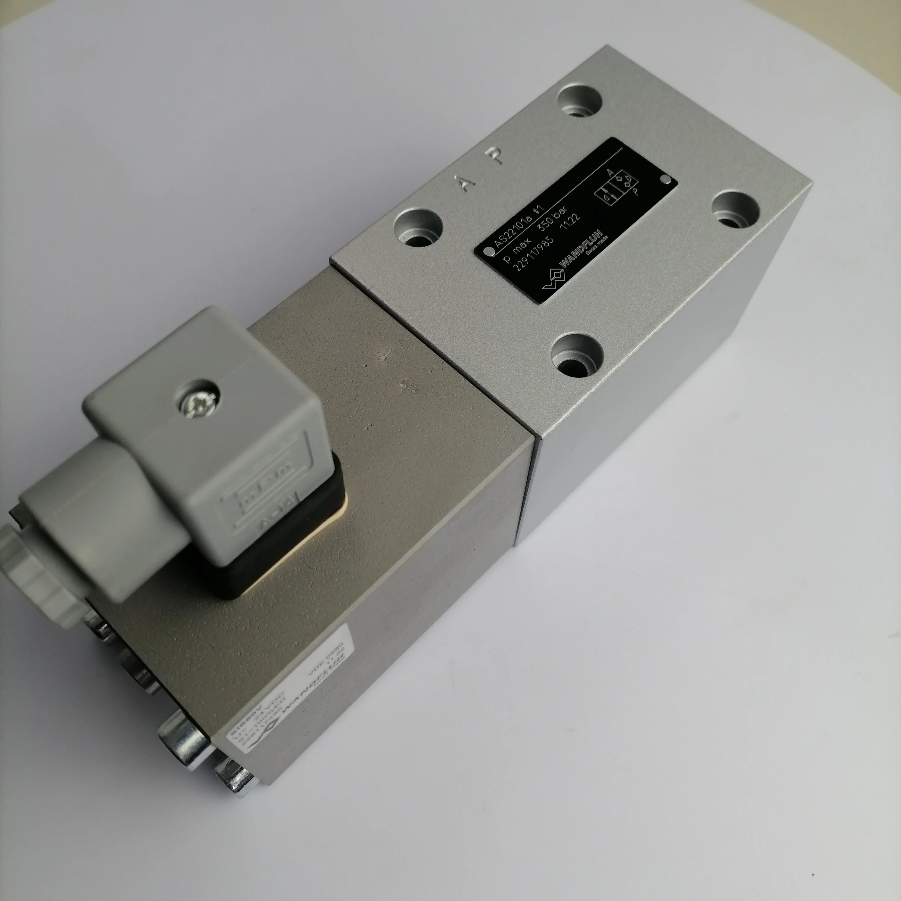 Válvula de popa operada por solenóide WANDFLUH AS22101a-R230