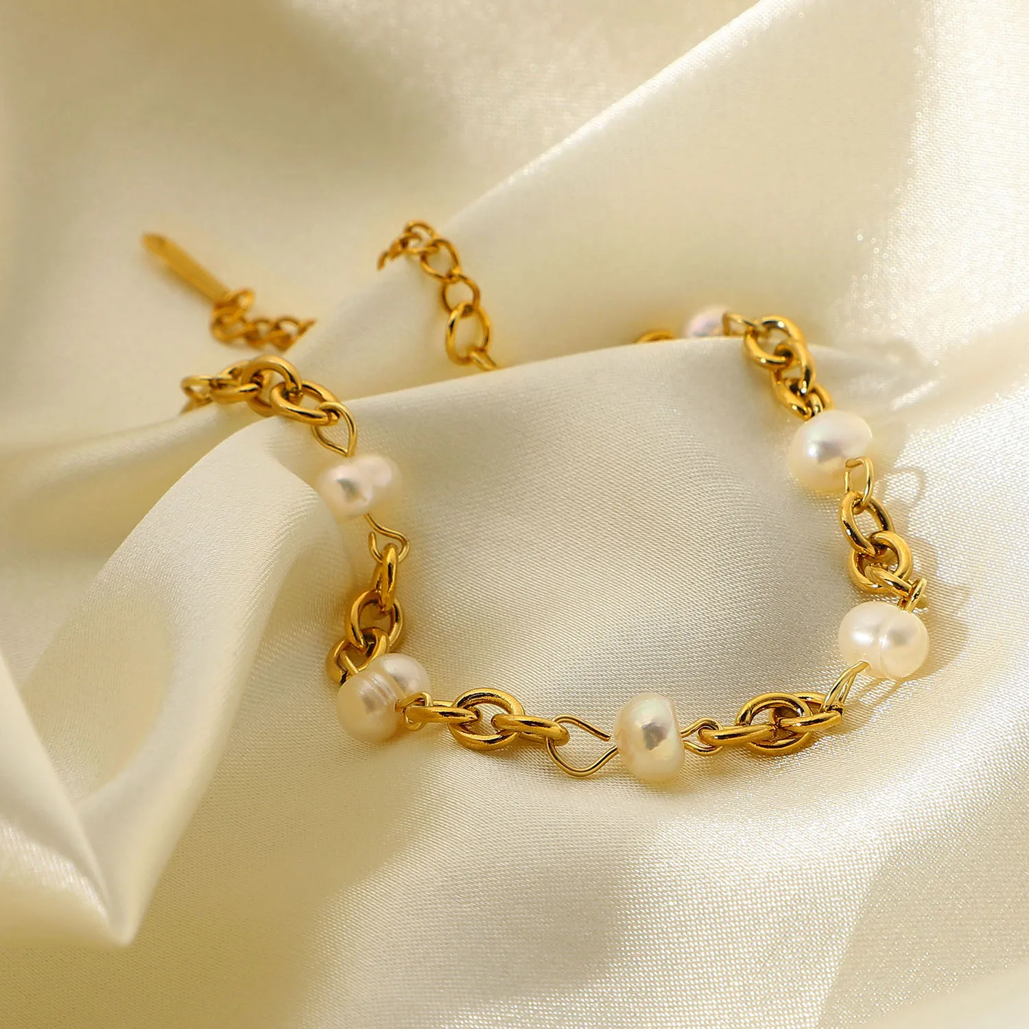 New  Hombre Baroque Pearl Cable Chain Bracelet for Women Girl Gift