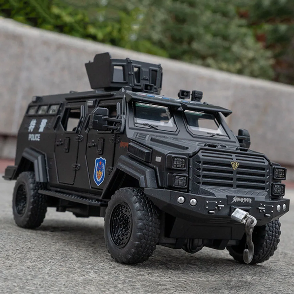 Coches de juguete blindados con dientes de sable 1:32, modelos en miniatura, coches blindados con música ligera, vehículos a prueba de explosiones, regalos para niños pequeños