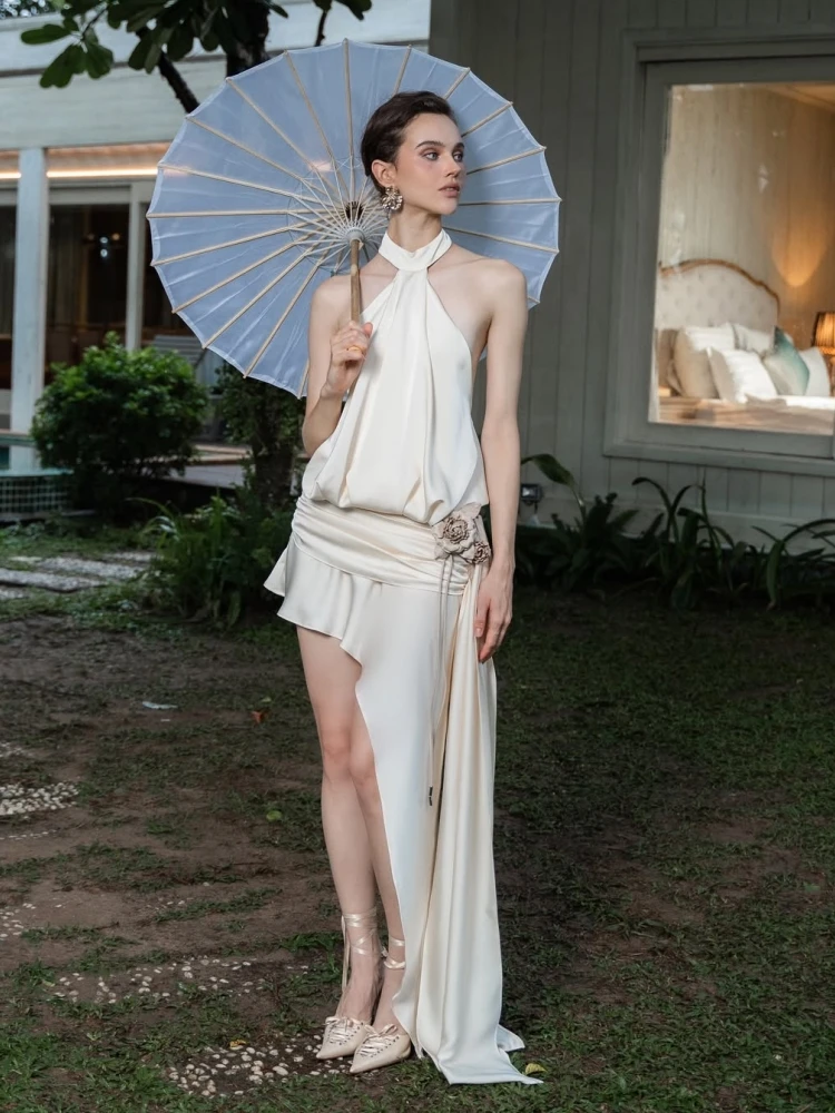 Minivestido Sexy con cuello Halter y pliegues sin espalda para mujer, vestidos ajustados drapeados con cordones, color Beige, para fiesta de cóctel, boda y noche