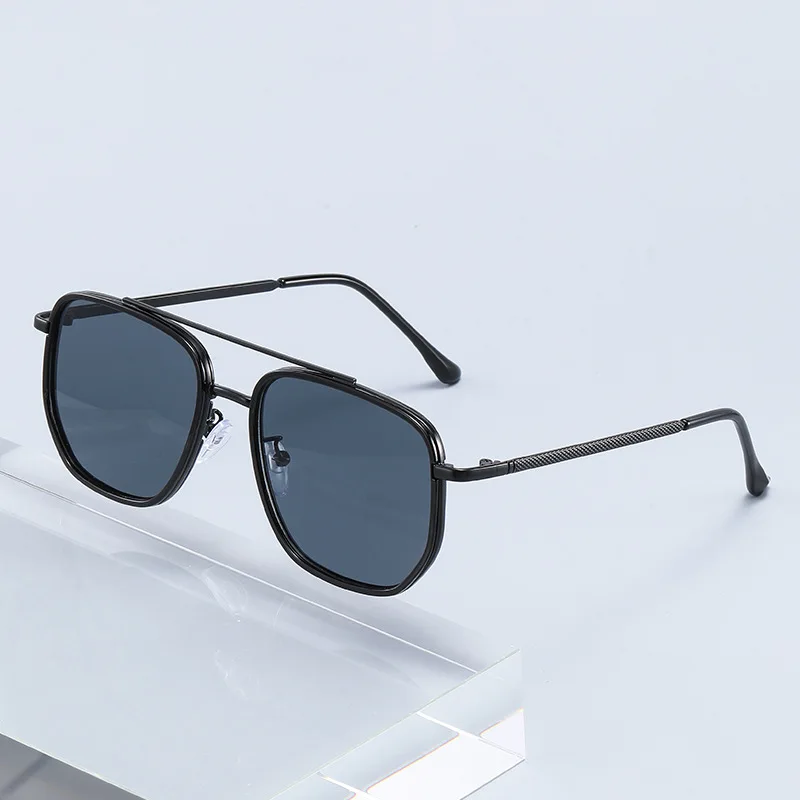 2026 Retro Rectangle Metal Frame Sunglasses Unisex Ins Trend Full Rim UV400 Anti UV Driving Shades