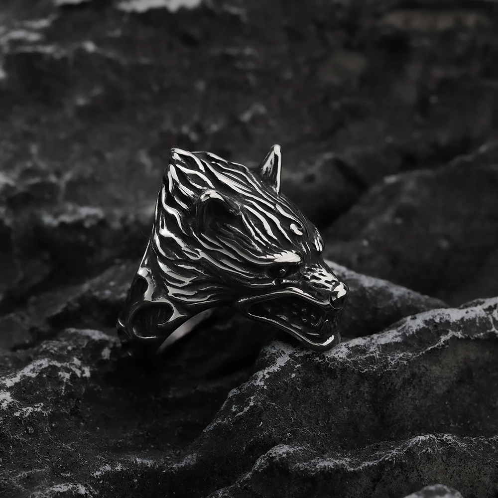 Men\'s retro stainless steel ring domineering personality grassland wolf titanium steel ring jewelry wholesale