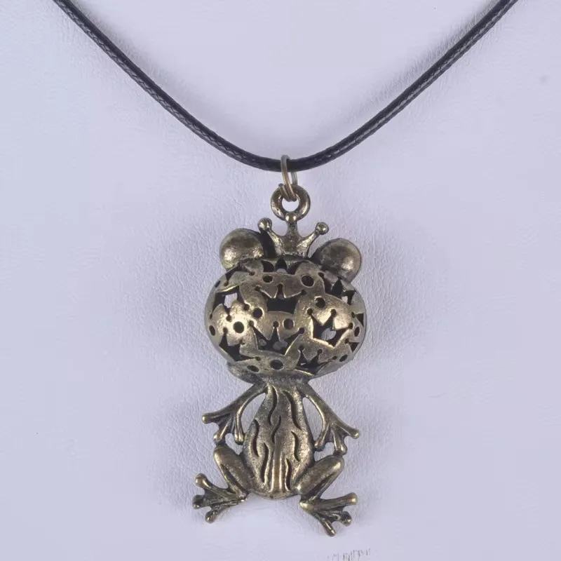 21*46Mm Vintage Antique Bronze Metal Frog Prince Pendant Necklace Women Choker Wax Cord Rope Necklace Jewelry Fashion Jewellery