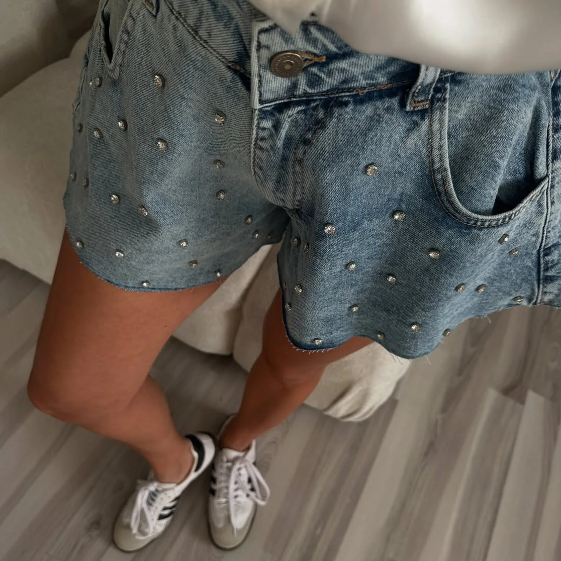 Vintage Rhinestone High Waist Denim Shorts Women Summer Raw Hem Distressed Jeans Stretchy Slimming Sexy Casual Y2K Streetwear
