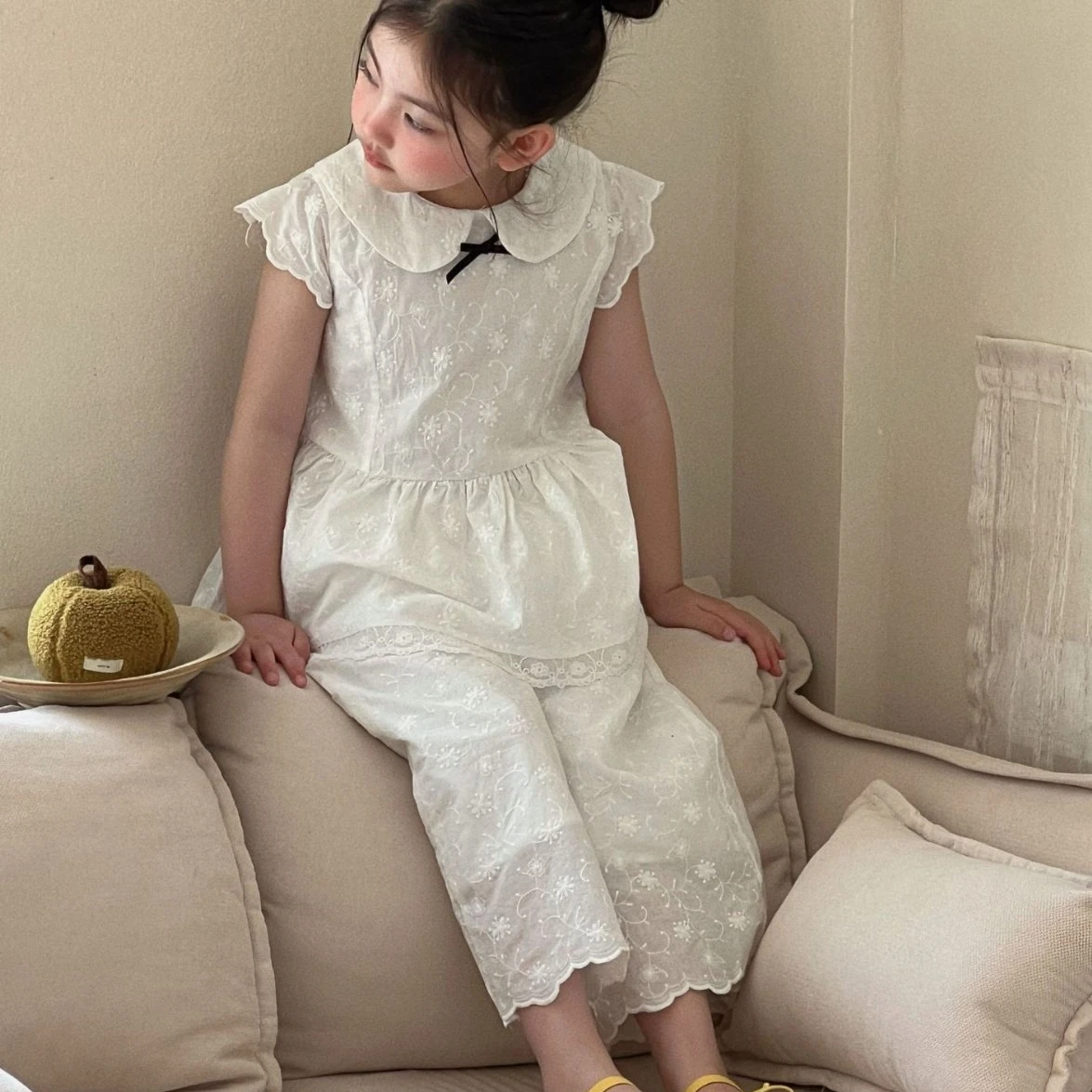 Conjunto Infantil Feminino 2026 Primavera e Verão Novo Estilo Coreano Roupa de Bebê Menina Algodão Renda Gola de Boneca Manga Borboleta Duas Peças