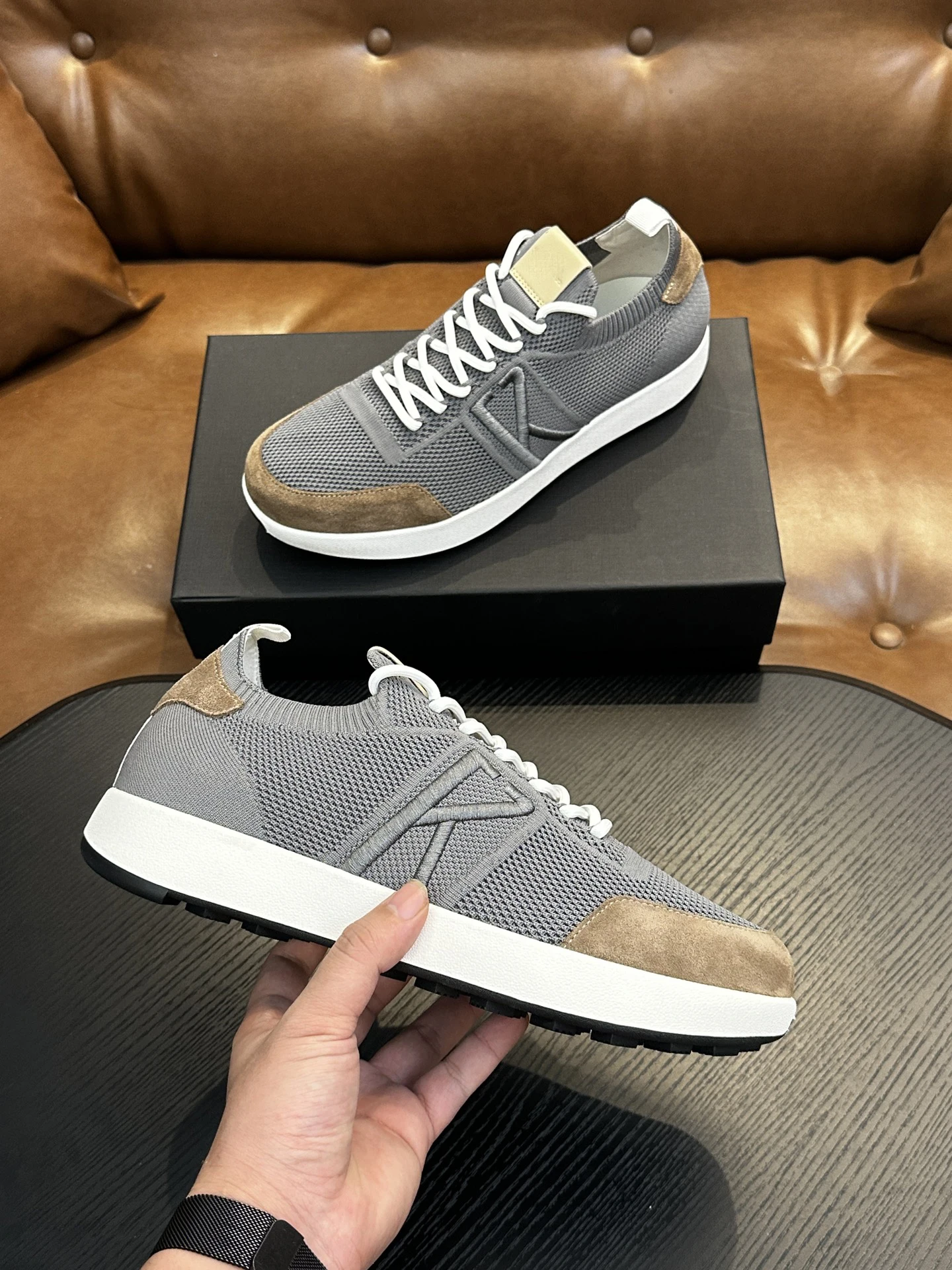7SIJITONGDA2025 men's knitted fabric sports shoes, with the upper made of knitted fabric, sizes 39-46