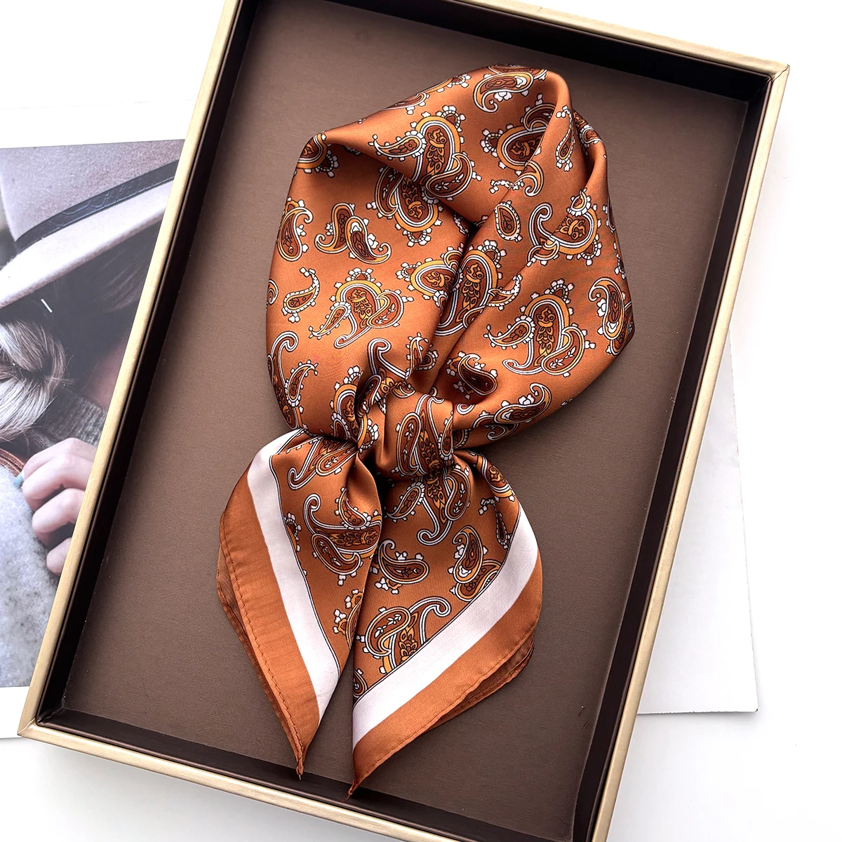 Luxuriöser Paisley-Druck Schal Damen Seidenimitat Halstücher Foulard Bandana Hijab Haarbänder Quadratische Schals Wickeltücher – Detail 10