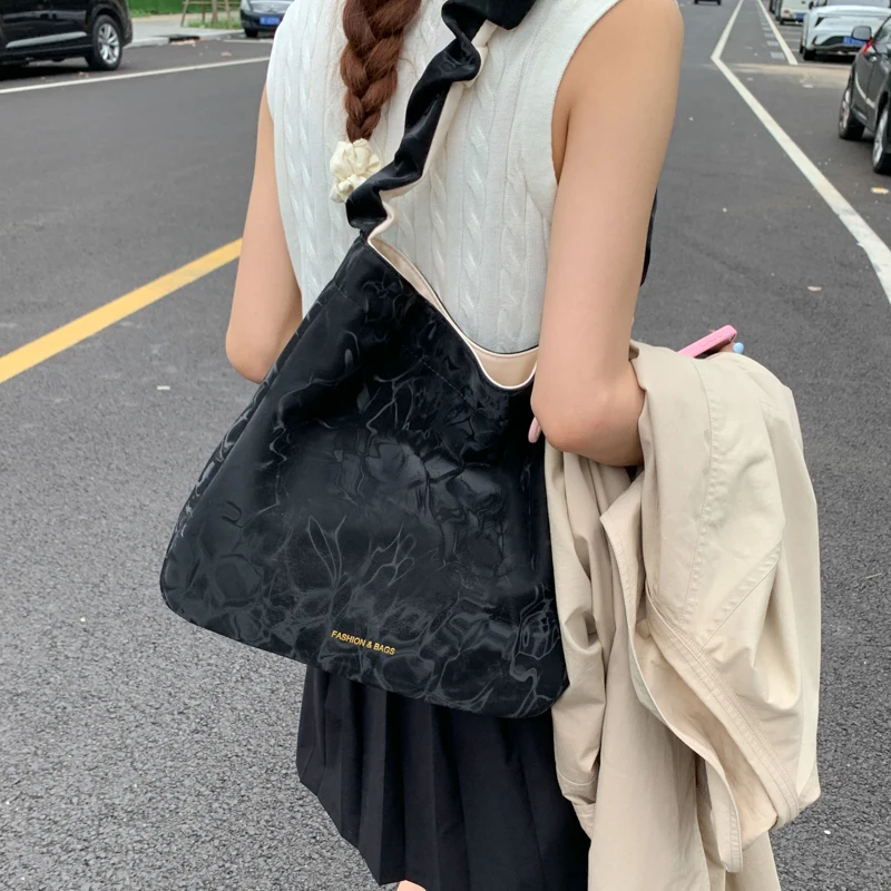 New Arrival Sport Gym Pack Vintage Tote Bag Premium Texture Stylish Shoulder Bag Outdoor Trip Camping Trekking Commuting Handbag