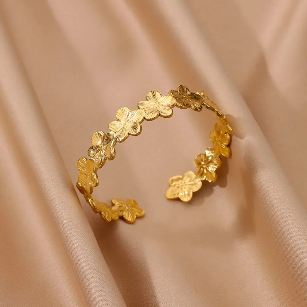 Retro Fashion Gold Color Stainless Steel Stereoscopic Flower Bangles for Women Charms Wedding Bride Korea Jewelry Gift Colorfast