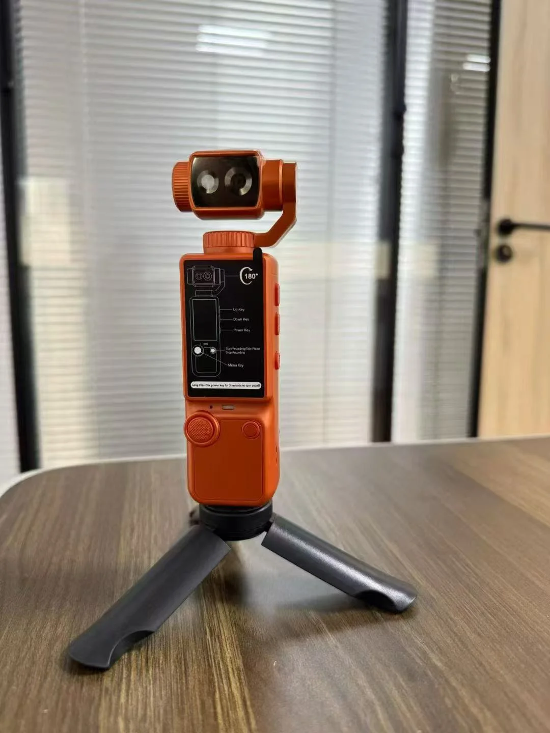Caméra connectée wi-fi 4k portable pour voyage et vlogging_voghion.com