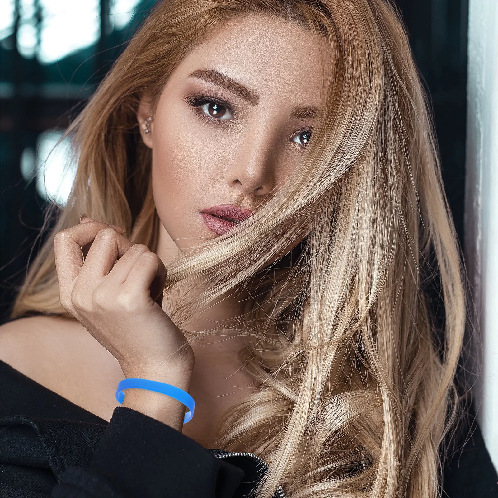 24Pcs Silicone Wristbands Colored Stretch Wrist Straps Lightweight Comfortable Silicone Bracelets Decorative Wrist Charm Bands