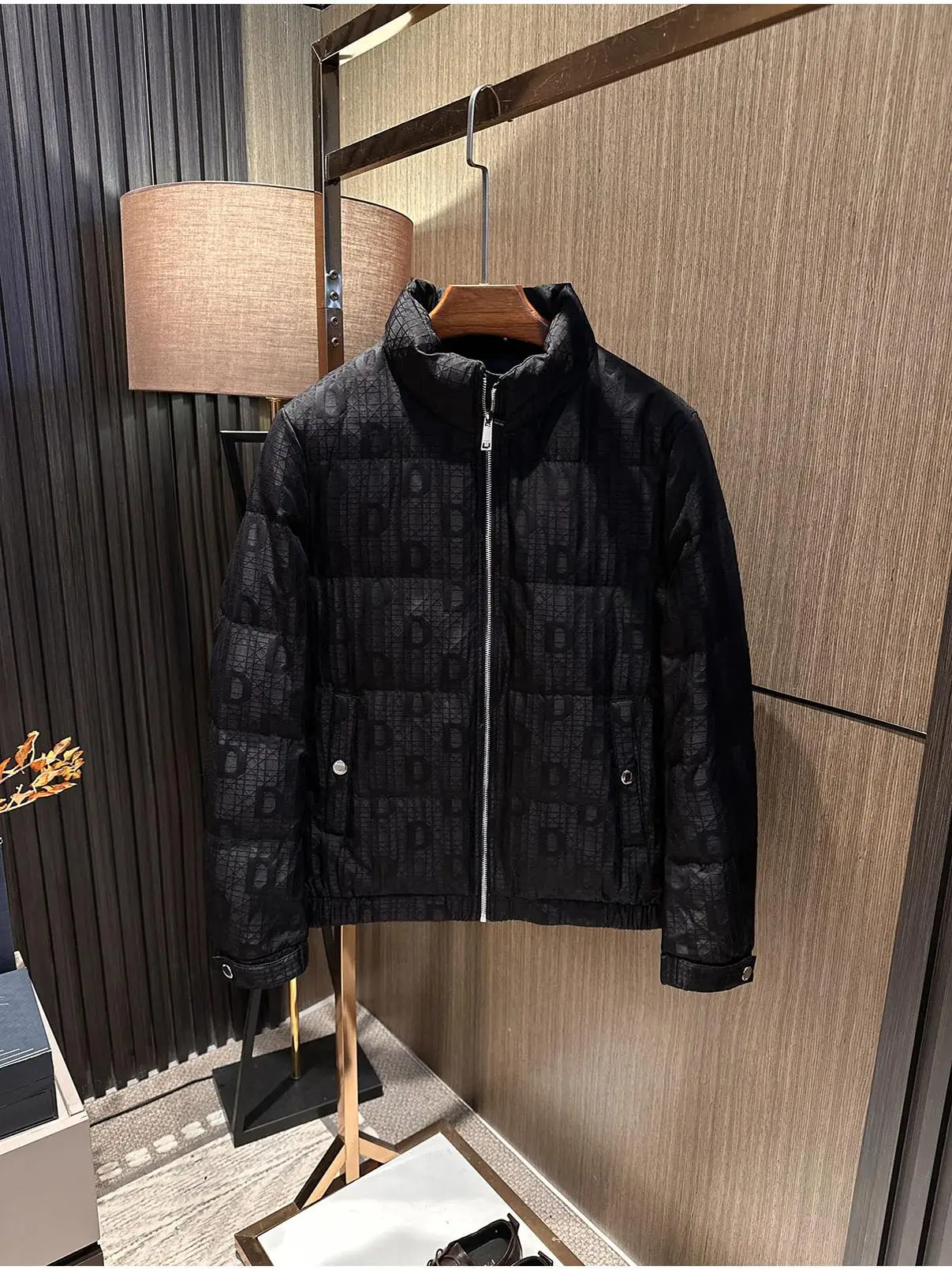 

Faionable Urban Winter ртающий Jaet 3D Текстура Воротник-стойка Универсальный простой дизайн Высококачественное полиэфирное волокно