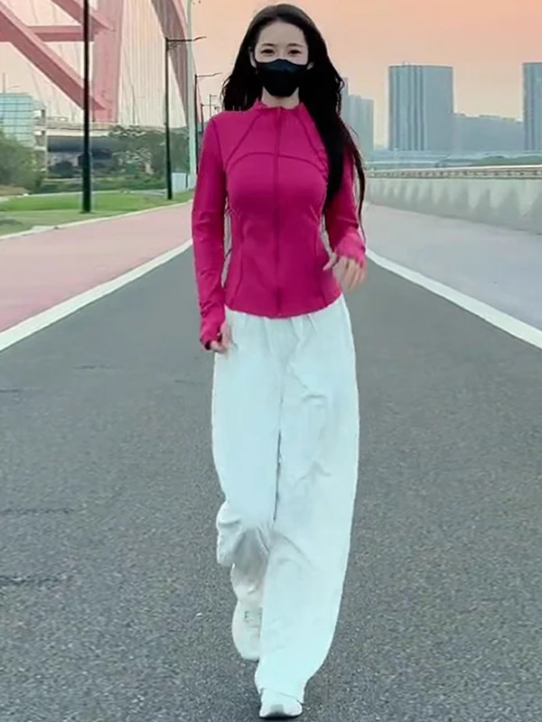 

Women's Running Training Suit Casual Sportswear Two-Piece Set Slim Fit Fashionable Pink Top White Wide Leg Pants