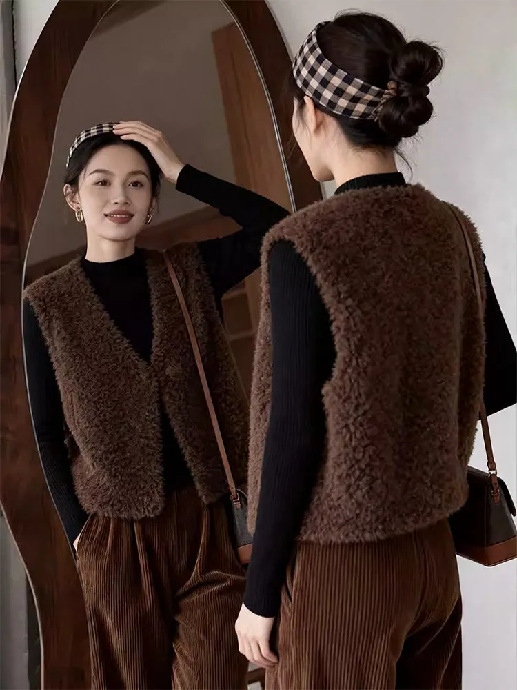 

Thiened Lamb Fur Vest Women's Warm Sli V-Need Jaet Ci Commuting Sle ort Loose Fit Pure Color Winter Top