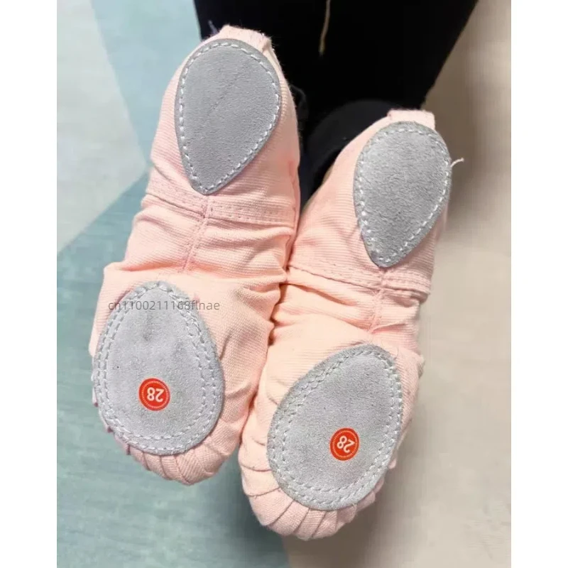 Детская балетная танцевальная обувь, обувь для девочек на мягкой подошве, обувь для йоги для взрослых, мягкий материал без завязок