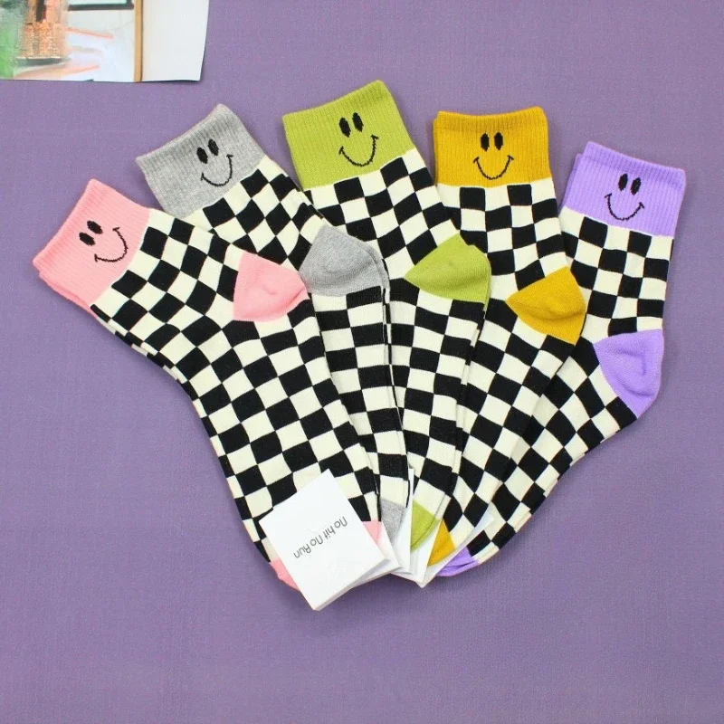 1 Pair Women's Socks Autumn Winter Wear Color Checkerboard Socks Women Sports Square Plaid Mid-tube Socks Cotton Casual Socks
