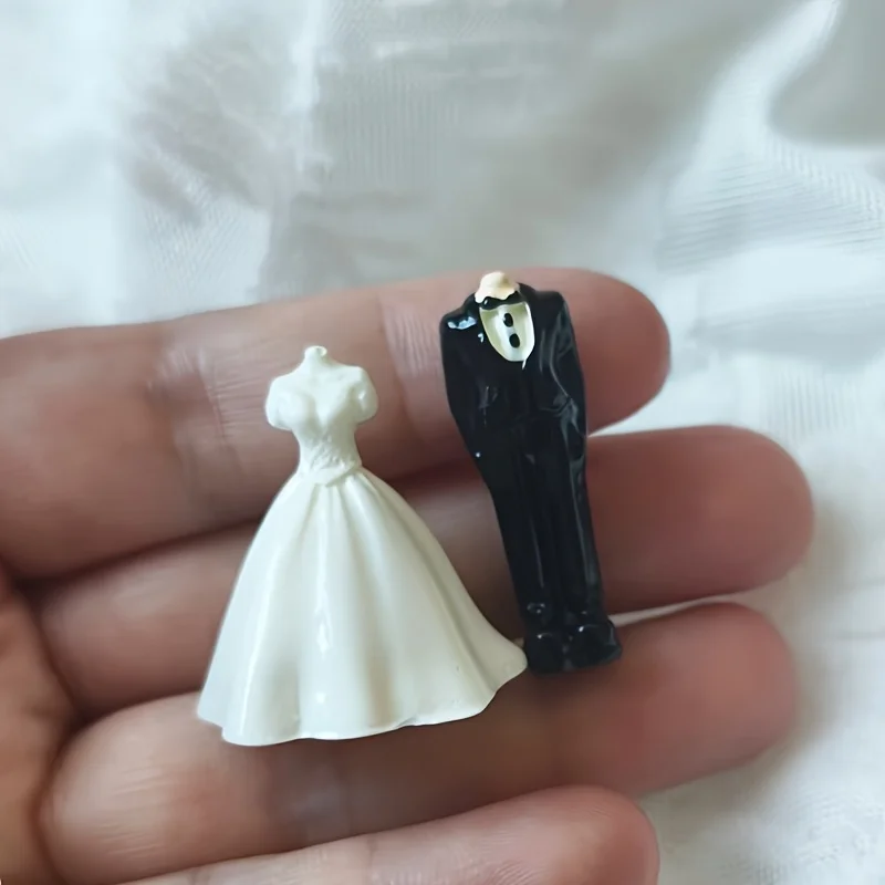 Miniature Bride Wedding Gown Groom Tuxedo Resin Figurine Set 1:12 Doll House Accessoriess Valentine Wedding Micro Landscape DIY
