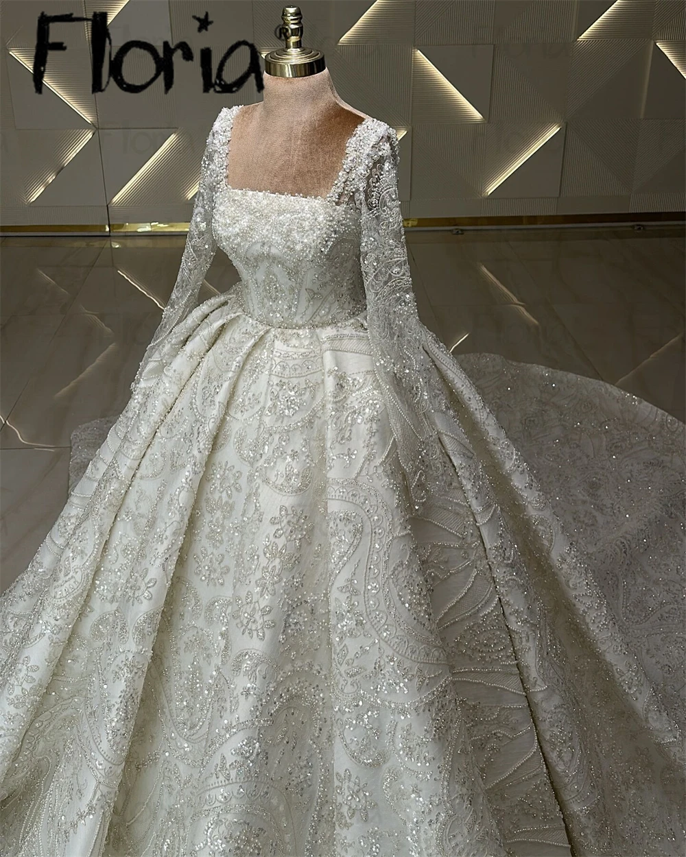 Gorgeous Wedding Dress Beaded Lace Ball Gown Square Collar Bridal Gowns Customized Vestido De Novia Plus Size Dubai