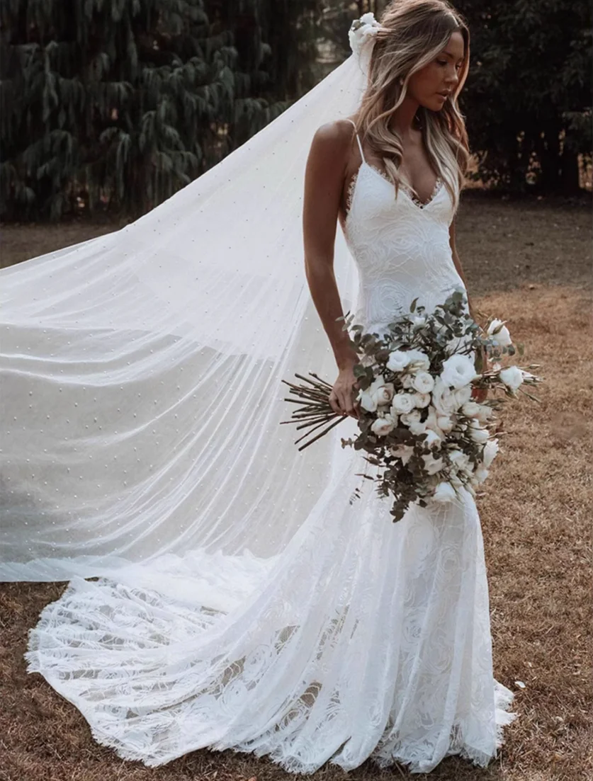 

French-style mermaid halter-neck light lace white slim-fit simple bridal gown