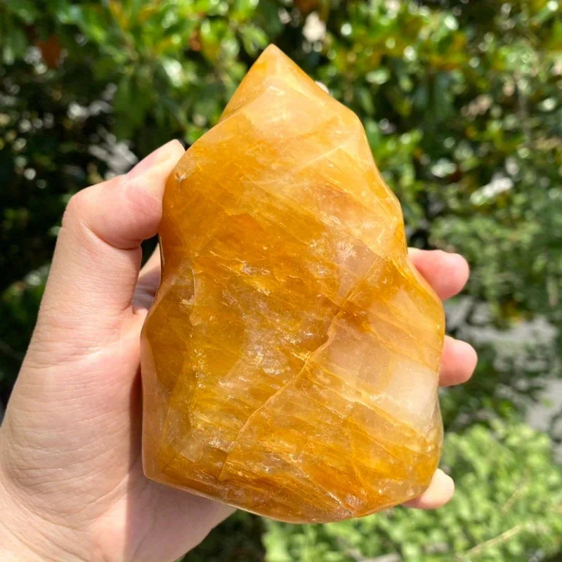 1 piece of golden quartz flame-natural flint British torch,polished teardrop shape,bright golden color and transparent, stone