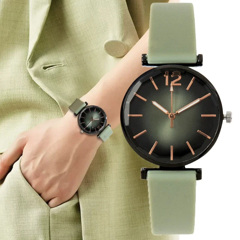 Fashion Ladies Watch Casual Green Sports Simple Black Dial Quartz Watch Silicone Strap Women Clock Dress Wristwatch Montre Femme