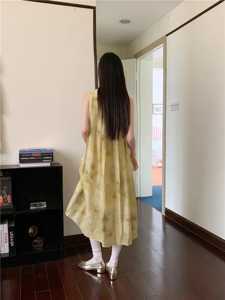 CHEERART Vintage amarillo Floral sin mangas vestidos largos transparentes 2025 mujer suelto plisado vestido Midi fluido ropa de verano