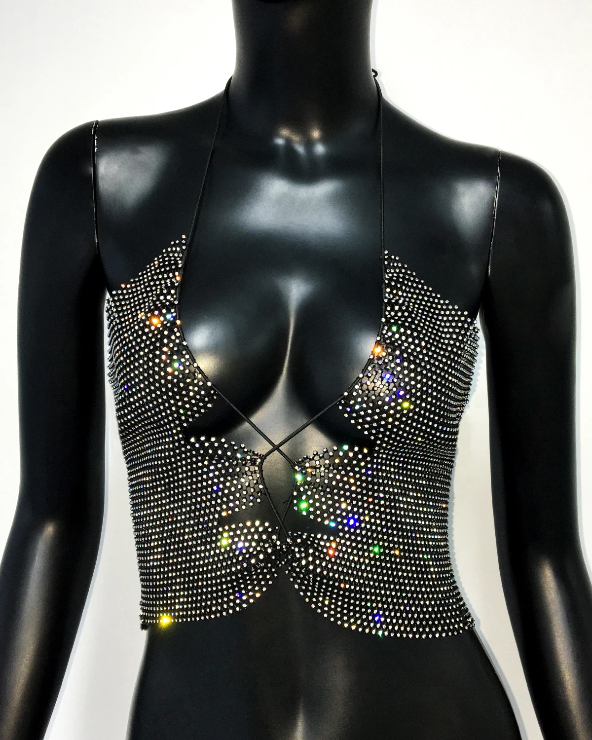 Damski seksowny metalowy top z wycięciem na szyi, prześwitujący, z siateczki, nowość 2025, błyszczący, zdobiony cyrkoniami, siateczkowy top na imprezę, krótki top do klubu nocnego.