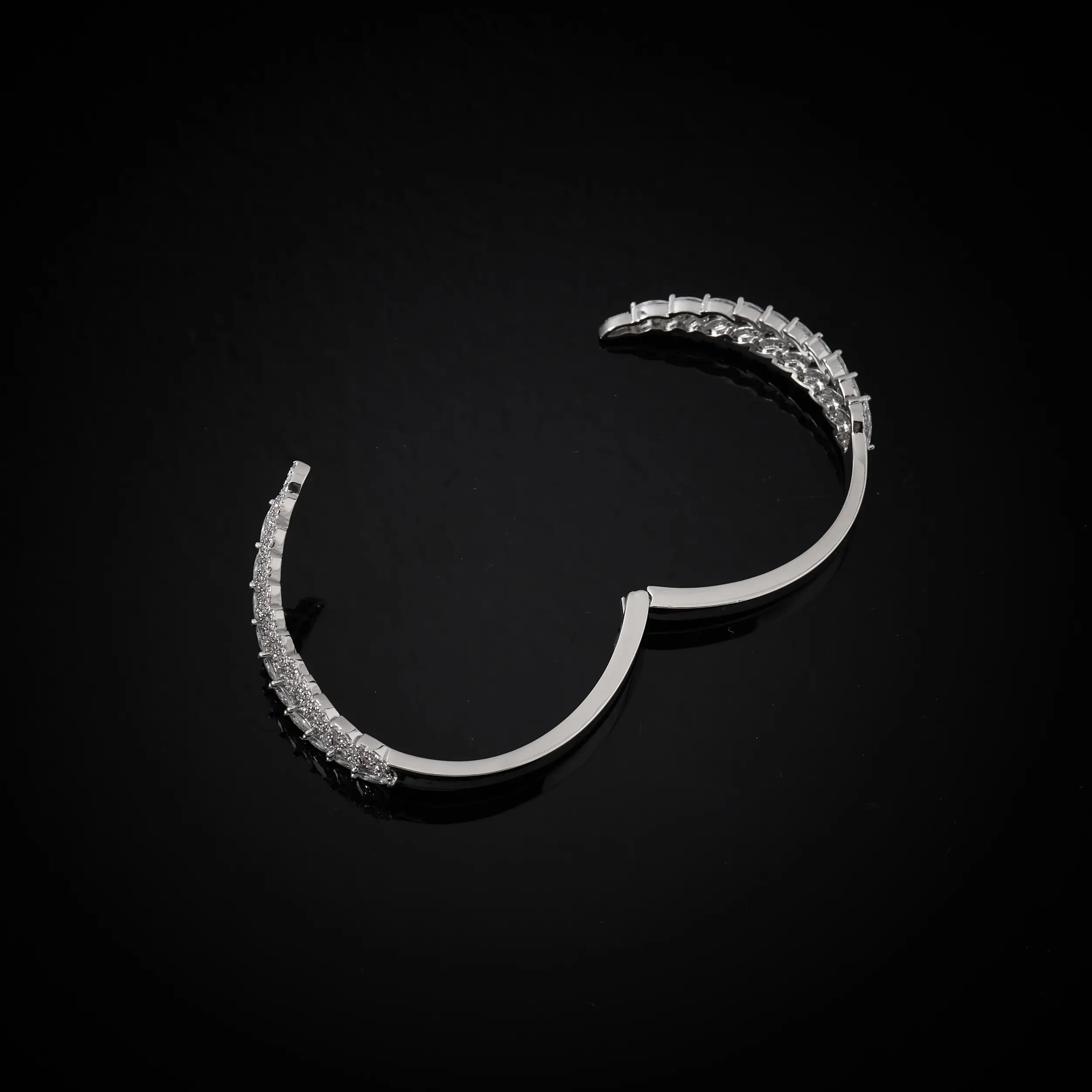 241104BR Fashionable Bangle Set Women Cubic Zirconia Jewelry Cuff Bangle Ring Dubai Wedding Party Engagement Hand Accessories