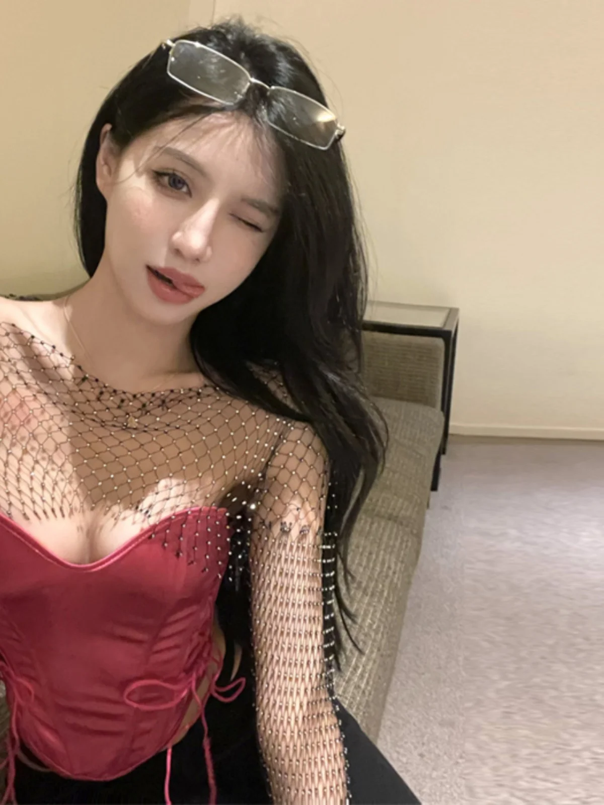 

Sexy Spicy Girl Heart Collar Waist-Cinching Strapl Fibone Vest Net-Embedded Diamond Wrap Chest Faion Set Women's Summe...