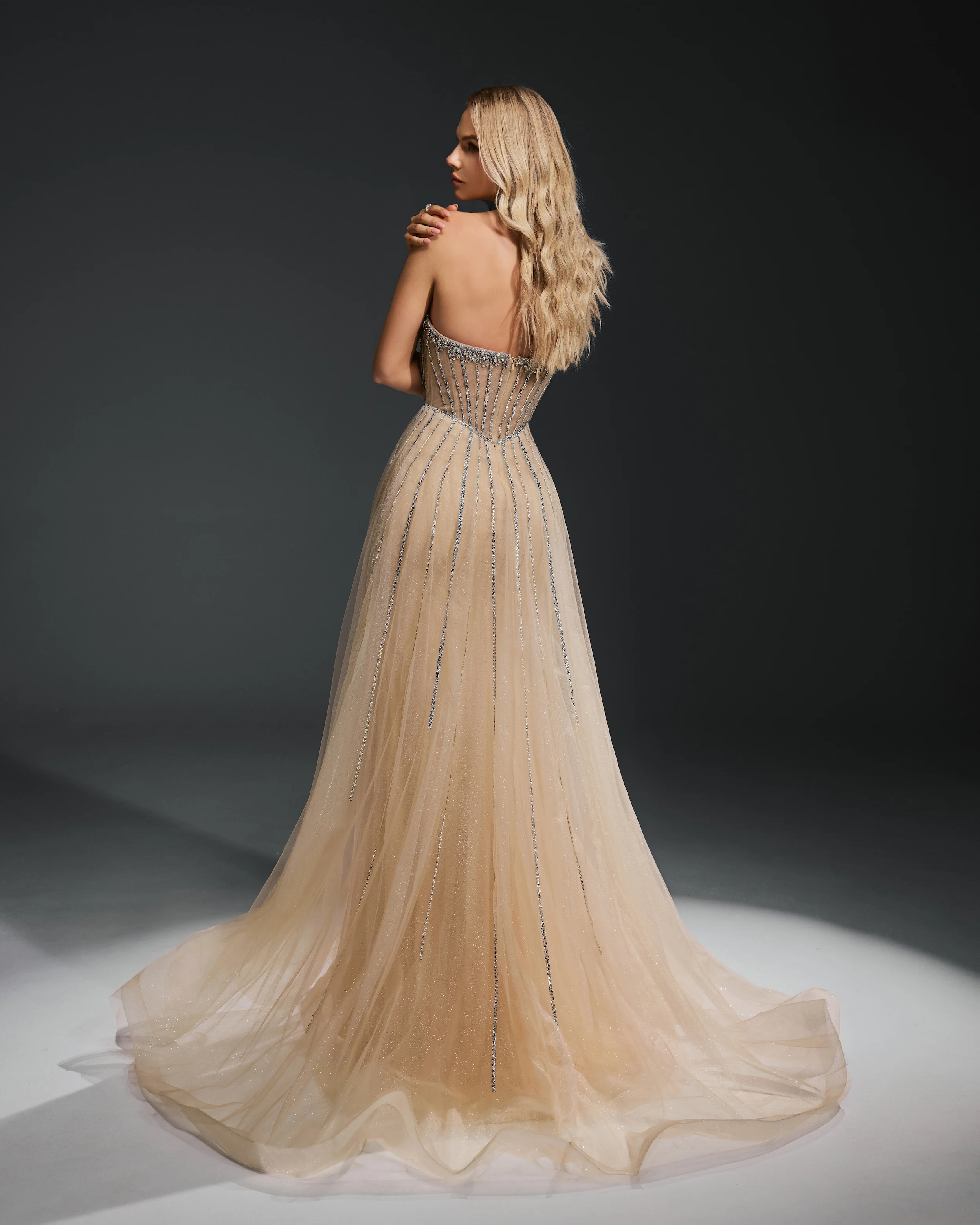 شاليمار تشانغ الذهبي العباءات الفاخرة أزياء السيدات حزب اللباس الديكور تصميم الأزياء حسب الطلب