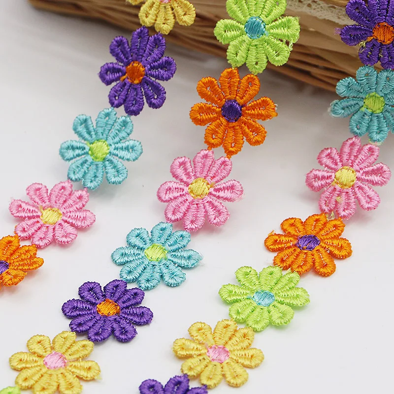 (60 Pcs/bag) 25mm Six Color Embroidered Lace Sun Petals Daisy Shaped Decorative Dress Hat Home Making Clothing Patches