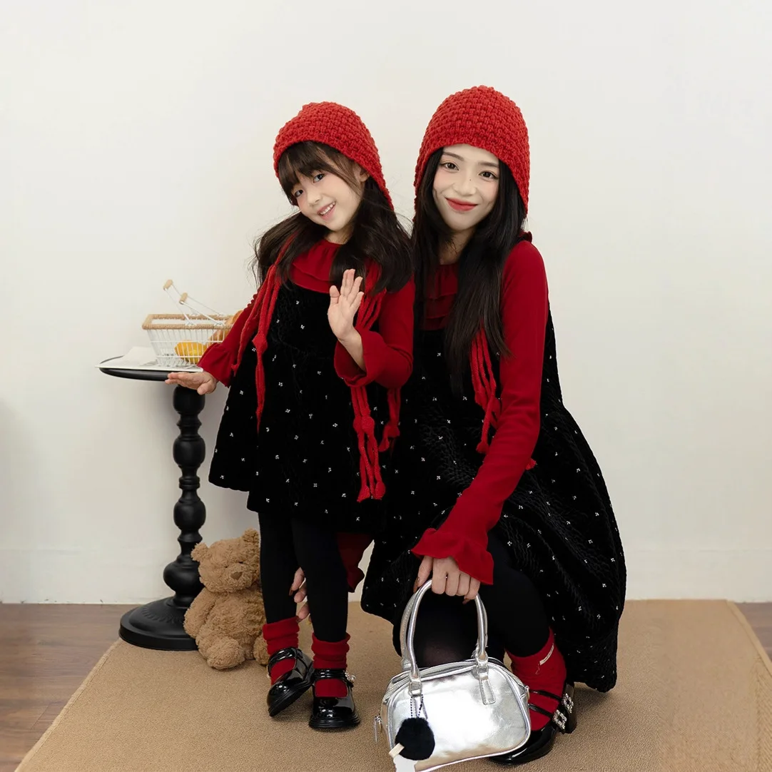 

2026 Mother-Daughter Matching Outfit Black Velvet Embroidered Jewelry Vest Dresses Winter Warm Set Girls Women Matching Dress