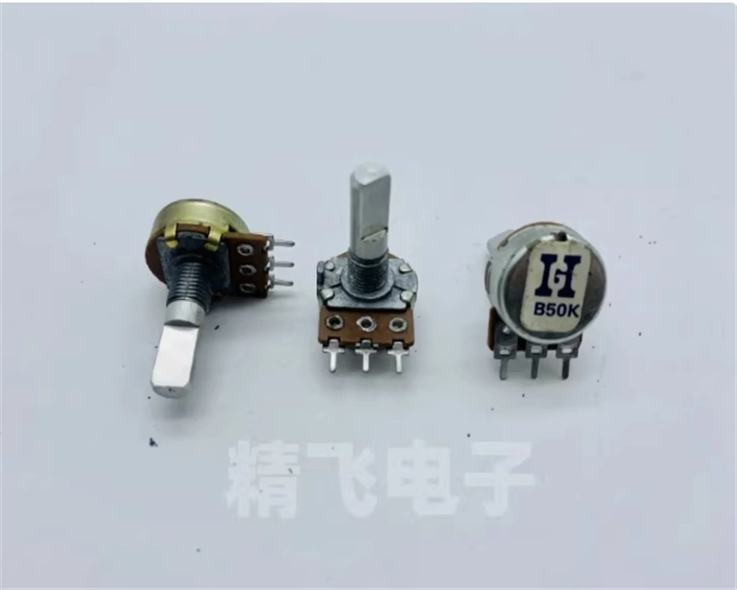 1 piece of high-quality RK16 single potentiometer B50K with a shaft length of 20MM