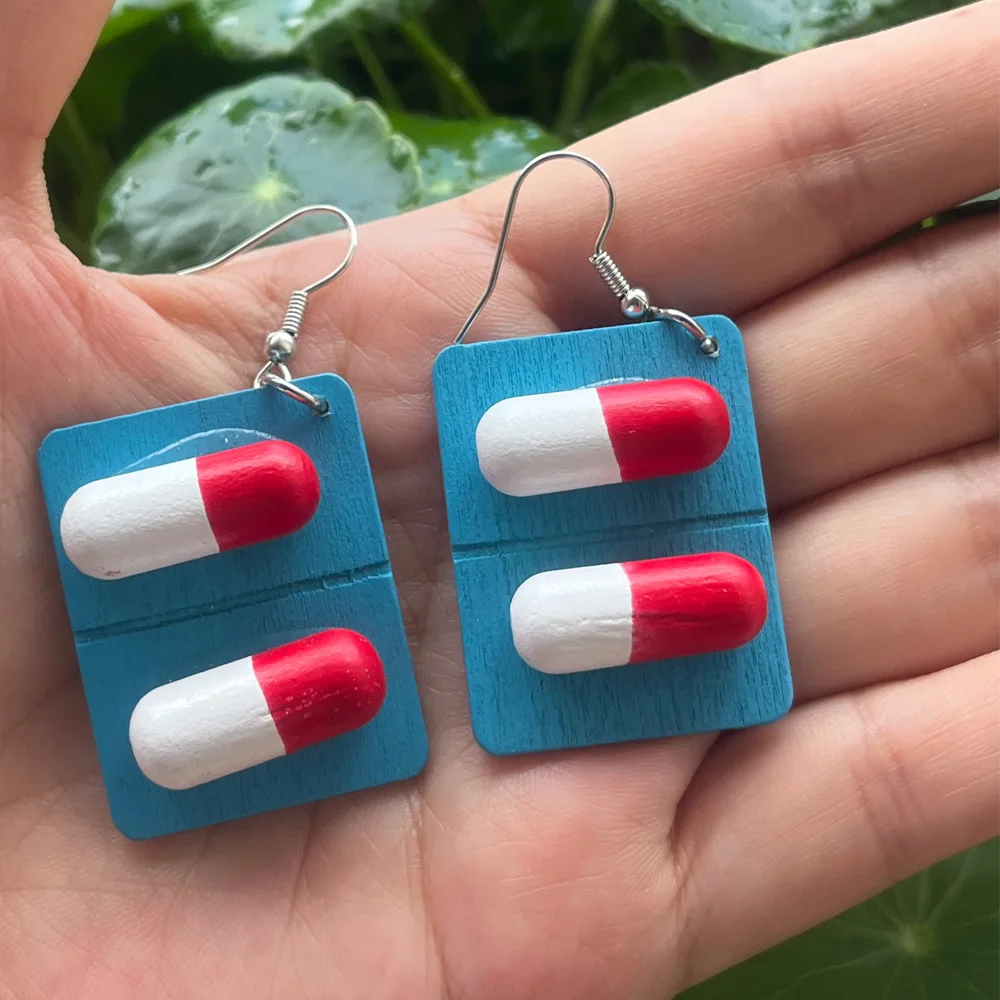 New Ins Cute Wooden Capsule Drop Earrings Funny Lovely Pills Medicine Dangle Earrings For Women Girl Unique Fashion Jewelry Gift