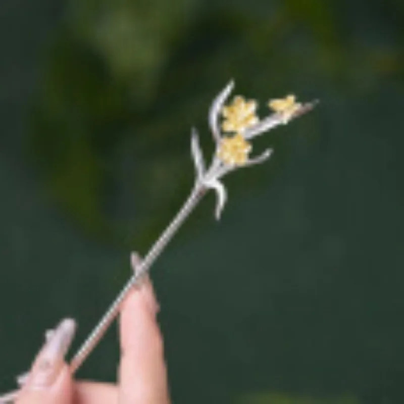 Grampo de cabelo prateado com disco