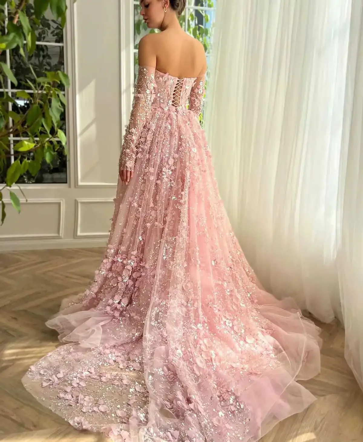 3D Flowers High Quality Lace Long Ball Gown Chic Strapless Long Sleeves Beads Sequined Formal Evening Dress Wedding Party Dress