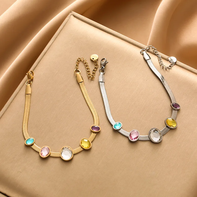 

Новое сочетание свежих и светлых цветов дофамина и женских украшений из цветного циркония.