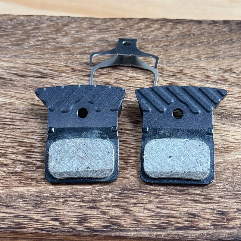 BP-L05A-RF Y2EM98010 Resin Disc Brake Pads with Heat Sink Ice Tech Cooling Fins Spring Pair Road Gravel MTB Hydraulic Flat Mount
