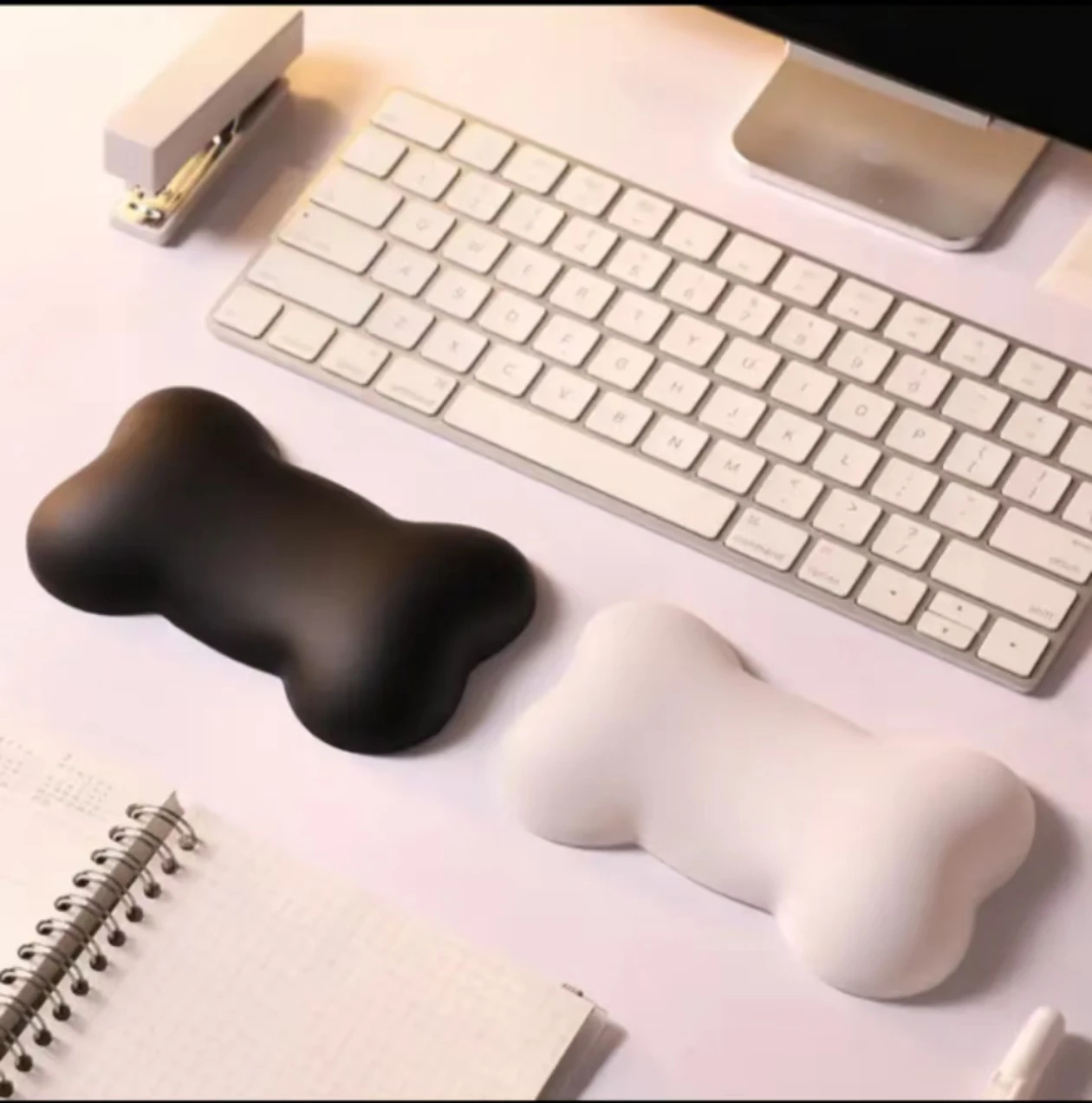 Cute Mouse Pad Wrist Rest Support Ergonomic Mousepad Non-Slip Silicone for Office Supplies Desk Decor Accessories