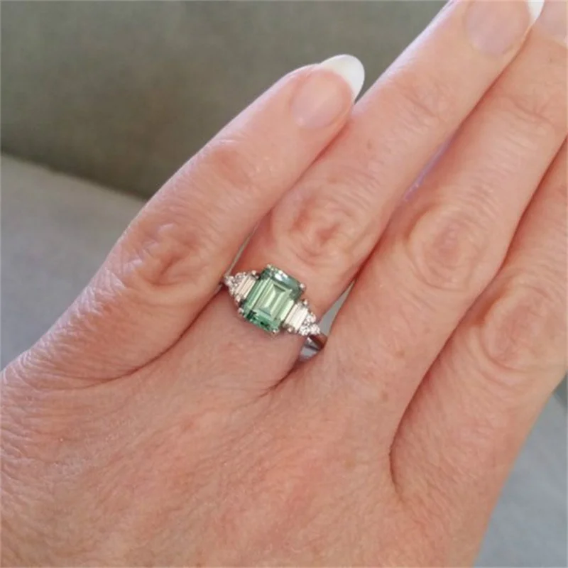 Exquisite Charm Princess Cut Rings for Women Silver Color Metal Inlaid Green White Zicron Stones Ring Wedding Jewelry