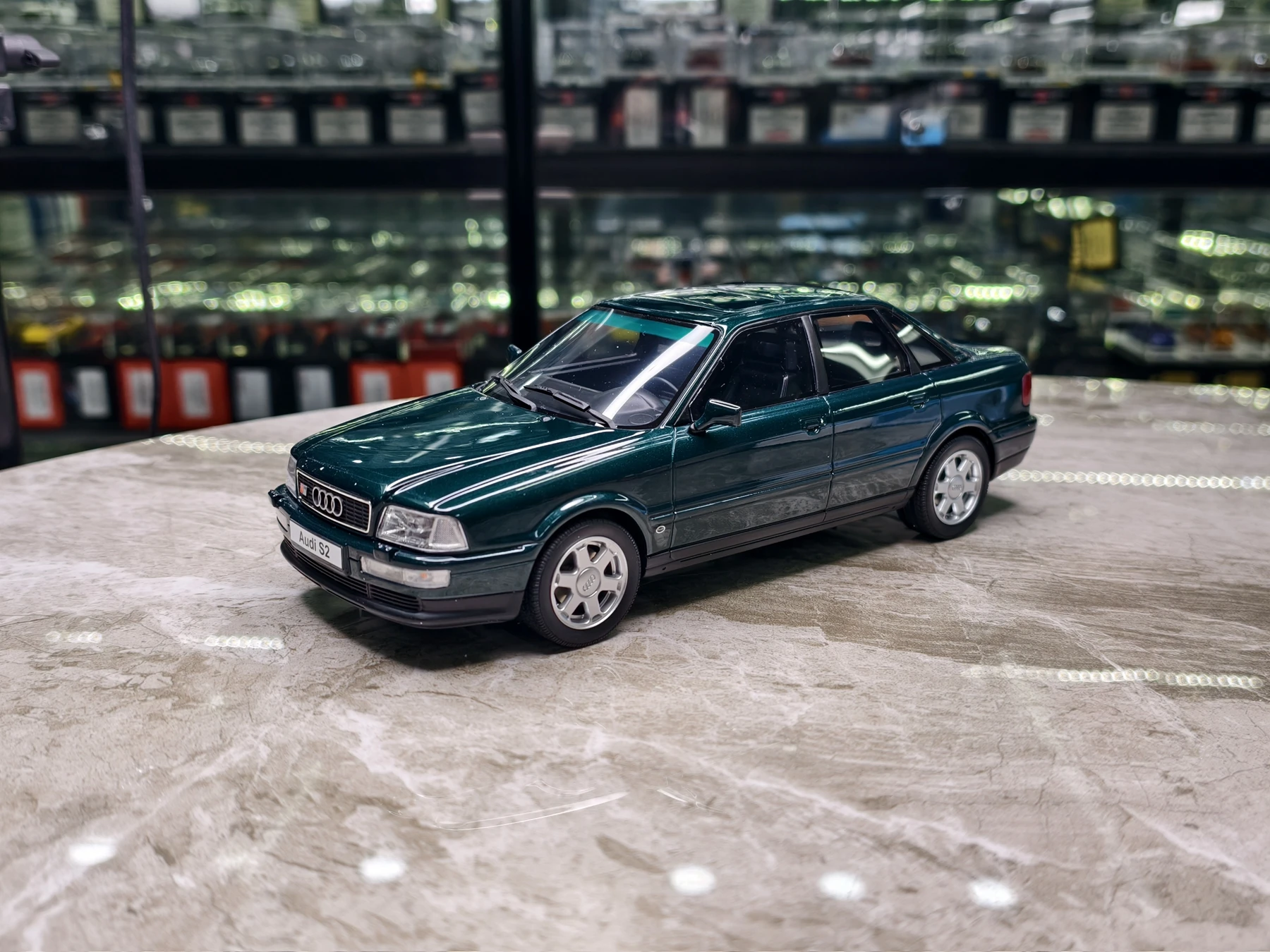

OTTO 1:18 S2 SEDAN GREEN 1993, имитация ограниченной серии, смола, металл, статическая модель автомобиля, игрушка в подарок