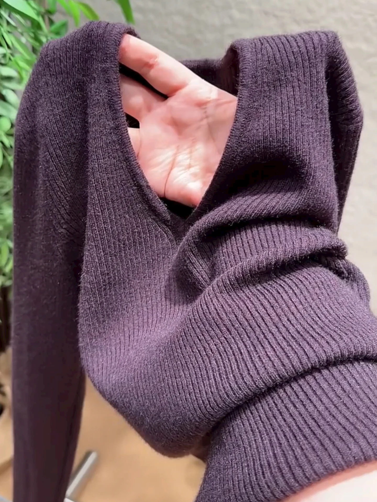 

Простой повседневный вязаный топ с длинным рукавом, базовая кофта для ношения под одеждой, модная и уникальная женская осенняя одежда для повседневной носки.