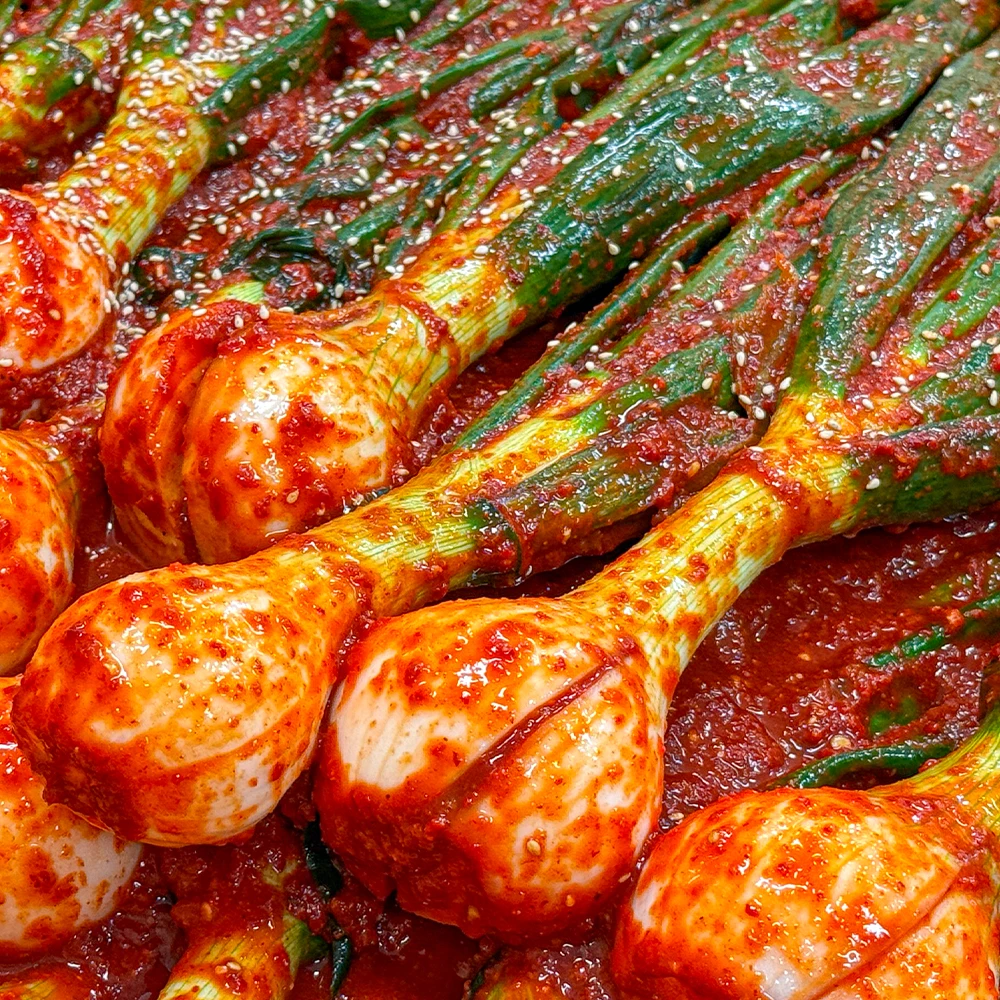 A-Sak A-Sak Yusu-Dolsan Kimchi di Stelo di Cipolla 1kg (1 Confezione)