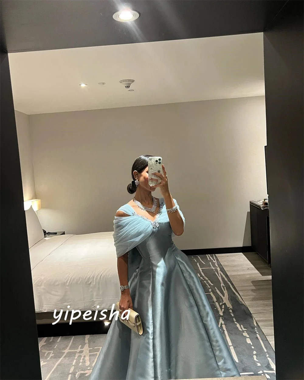 Cathy Silvery Satin Prom Dresses Floor-length Detachable Train vestidos de fiesta Elegant Sleeveless Off Shoulder Evening Dress